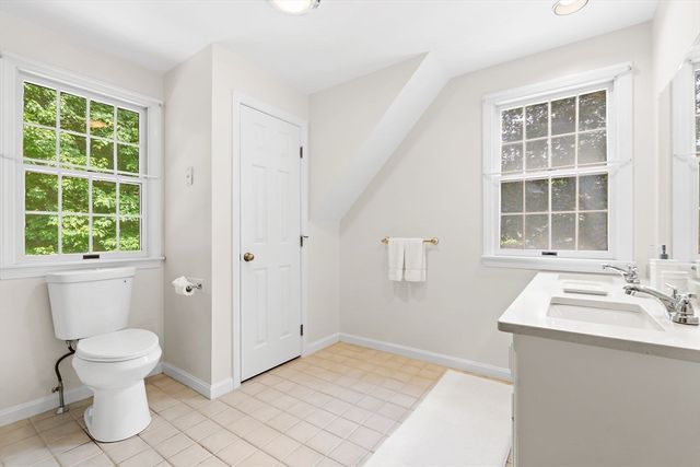 3 Vintage Way, Franklin, MA 02038