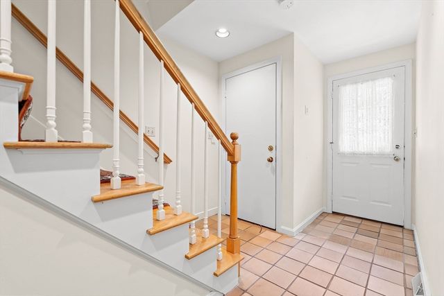3 Vintage Way, Franklin, MA 02038