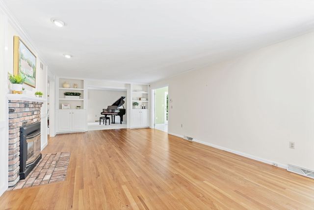 3 Vintage Way, Franklin, MA 02038