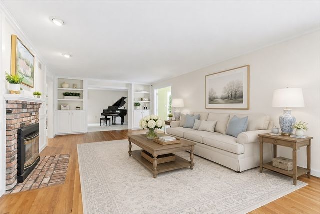 3 Vintage Way, Franklin, MA 02038
