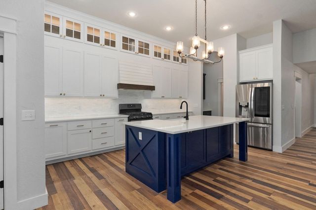 855 E Ashford Avenue, Nixa, MO 65714