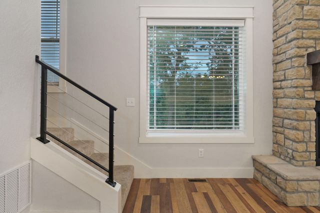 855 E Ashford Avenue, Nixa, MO 65714