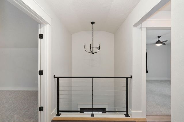 855 E Ashford Avenue, Nixa, MO 65714