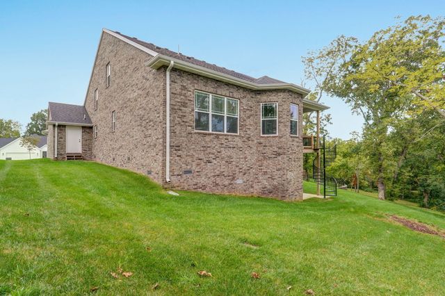 855 E Ashford Avenue, Nixa, MO 65714