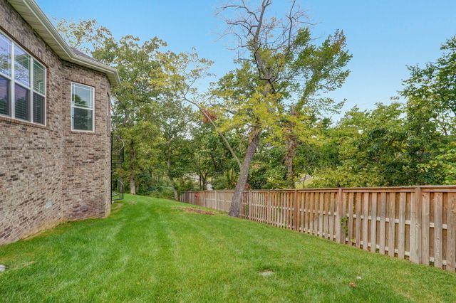 855 E Ashford Avenue, Nixa, MO 65714