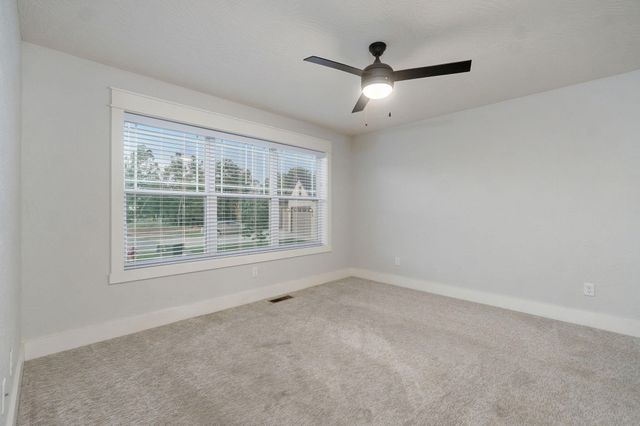 855 E Ashford Avenue, Nixa, MO 65714