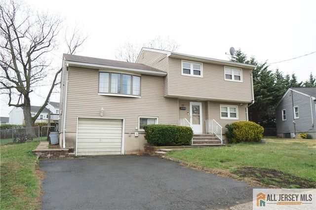 17 Wedgewood Drive, Carteret, NJ 07008