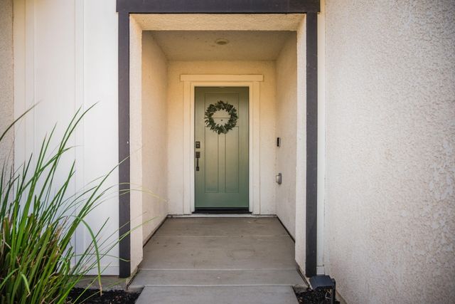 143 E Sedona Avenue, Visalia, CA 93291