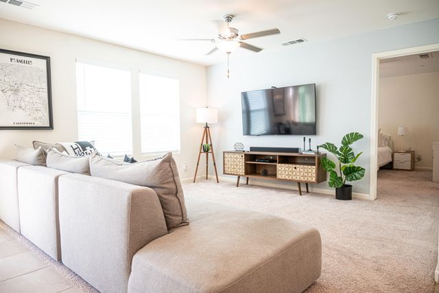 143 E Sedona Avenue, Visalia, CA 93291