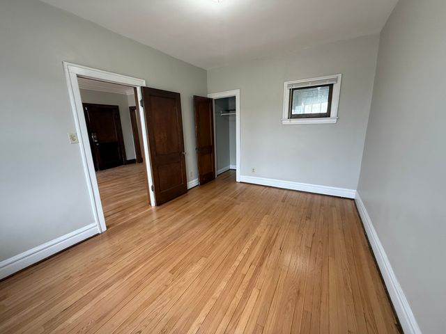 6829 21st Street 2E, Berwyn, IL 60402