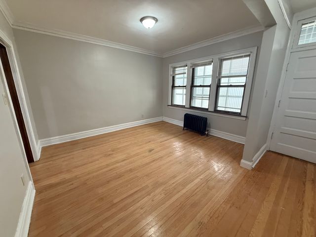 6829 21st Street 2E, Berwyn, IL 60402