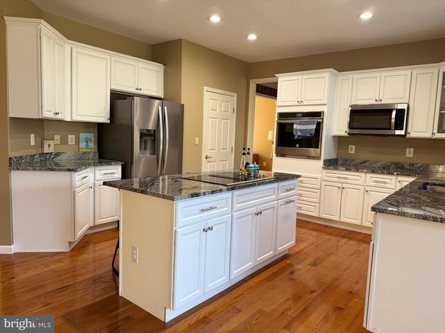 23601 WHITE PEACH CT, Gaithersburg, MD 20882