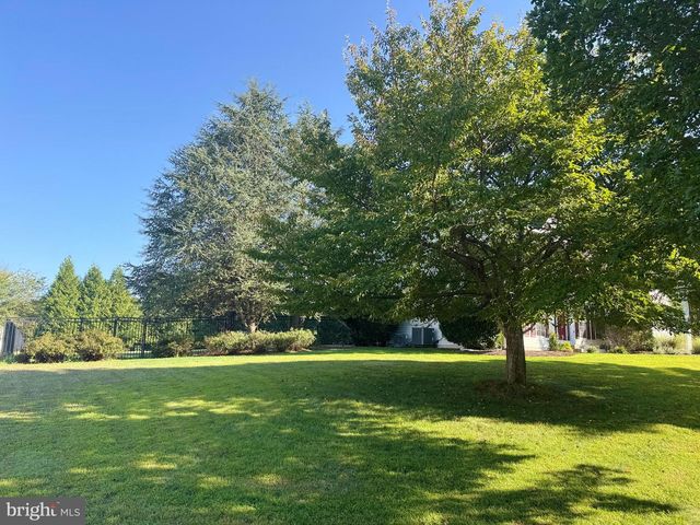 23601 WHITE PEACH CT, Gaithersburg, MD 20882