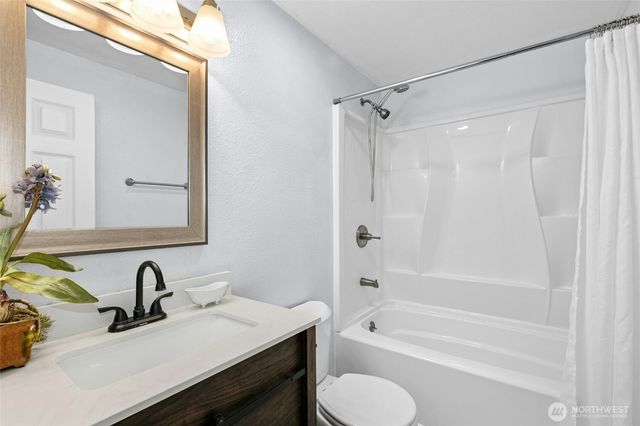 4318 Rhododendron Drive, Oak Harbor, WA 98277