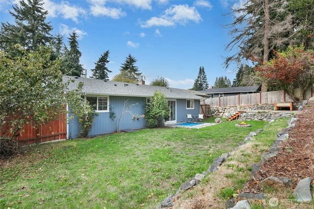 4318 Rhododendron Drive, Oak Harbor, WA 98277