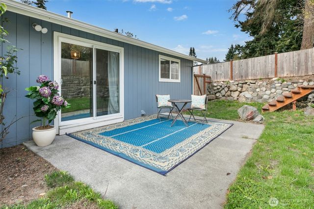 4318 Rhododendron Drive, Oak Harbor, WA 98277