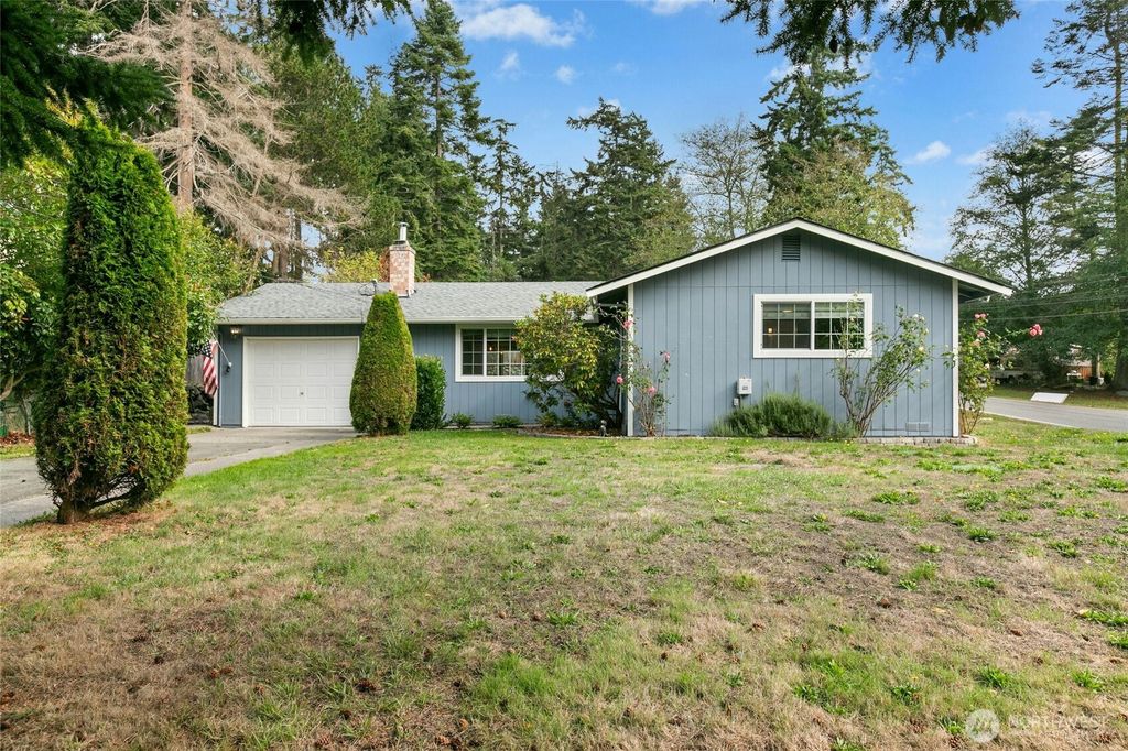 4318 Rhododendron Drive, Oak Harbor, WA 98277