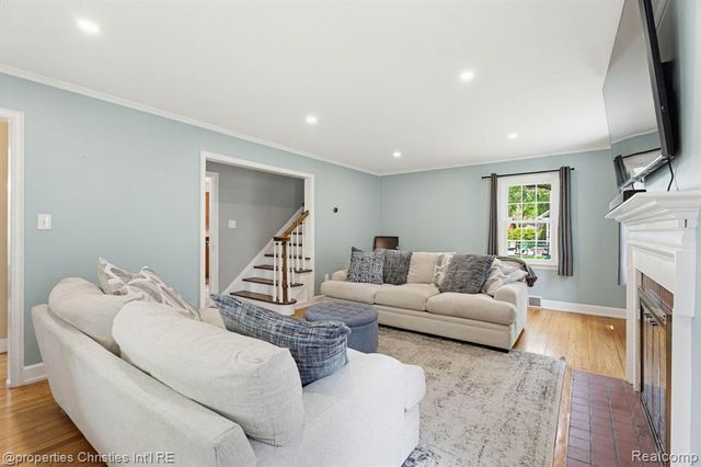 919 E Lincoln Avenue, Royal Oak, MI 48067