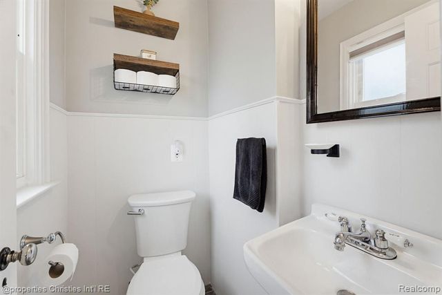 919 E Lincoln Avenue, Royal Oak, MI 48067