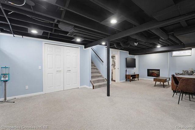 919 E Lincoln Avenue, Royal Oak, MI 48067
