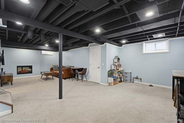 919 E Lincoln Avenue, Royal Oak, MI 48067