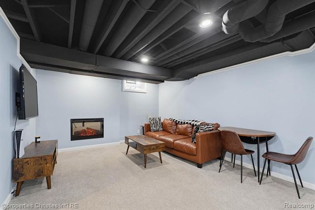 919 E Lincoln Avenue, Royal Oak, MI 48067