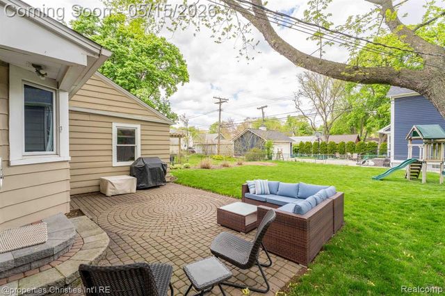 919 E Lincoln Avenue, Royal Oak, MI 48067