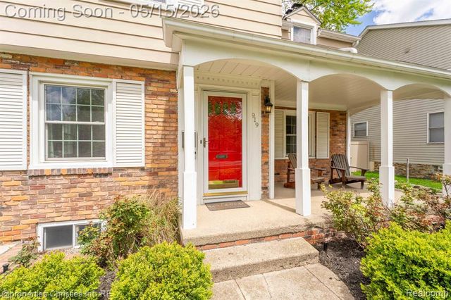 919 E Lincoln Avenue, Royal Oak, MI 48067