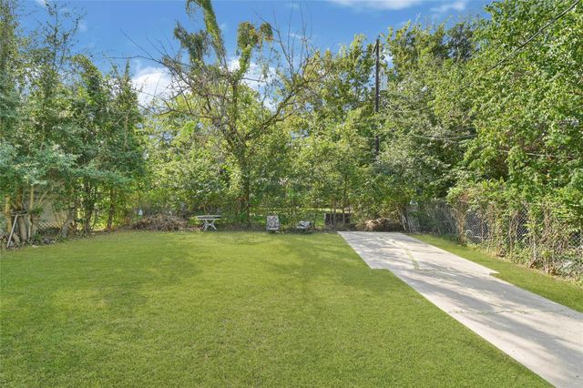 10526 Palestine Street, Jacinto City, TX 77029