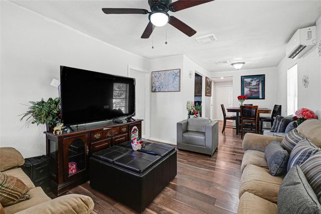 10526 Palestine Street, Jacinto City, TX 77029