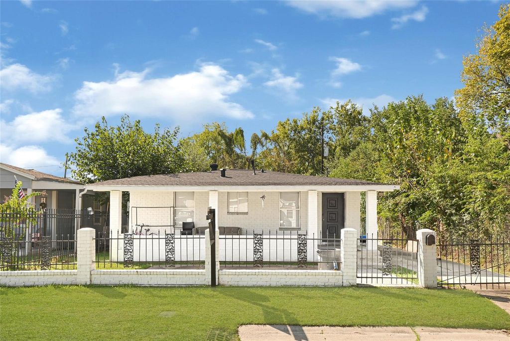 10526 Palestine Street, Jacinto City, TX 77029