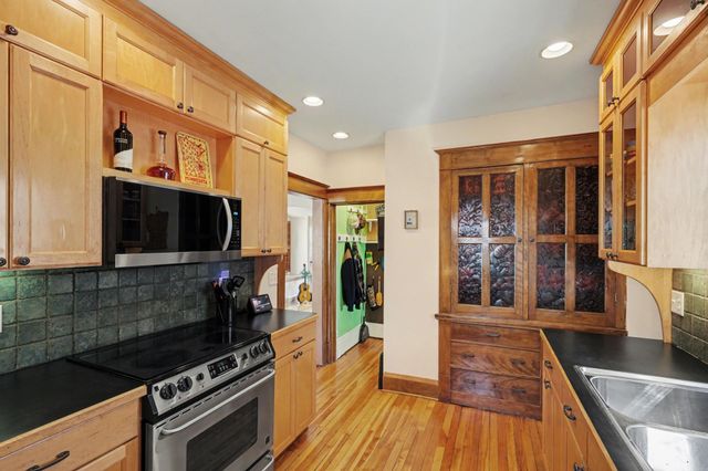 1309 Selby Avenue, Saint Paul, MN 55104