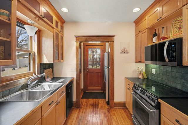 1309 Selby Avenue, Saint Paul, MN 55104