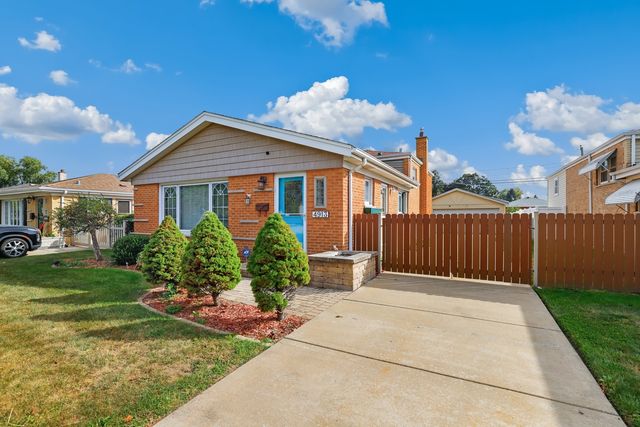 4913 W 105th Street, Oak Lawn, IL 60453