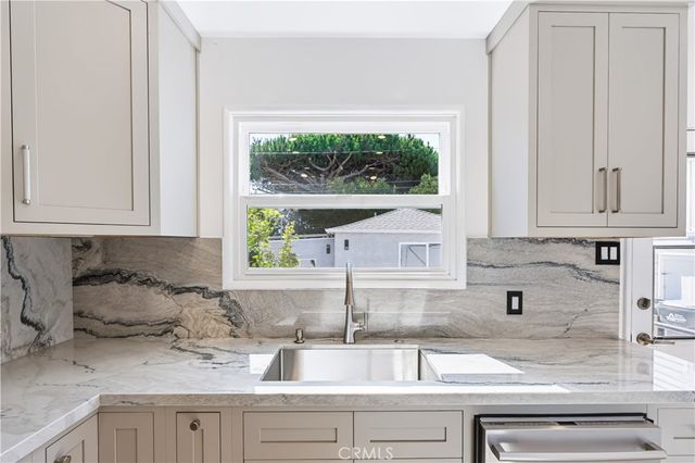 340 Avenue F, Redondo Beach, CA 90277