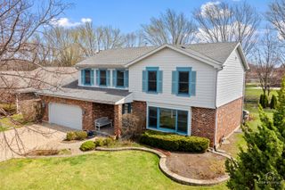 225 Fairway Drive, Prospect Heights, IL 60070