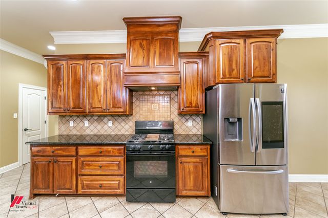 305 Tottenham Court, Bossier City, LA 71111