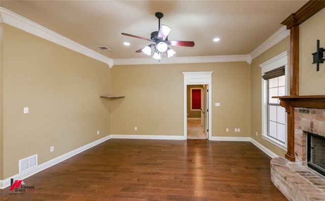 305 Tottenham Court, Bossier City, LA 71111