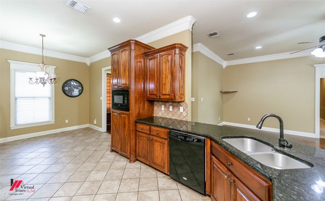 305 Tottenham Court, Bossier City, LA 71111