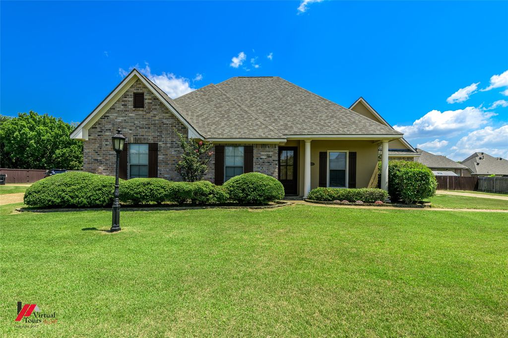 305 Tottenham Court, Bossier City, LA 71111