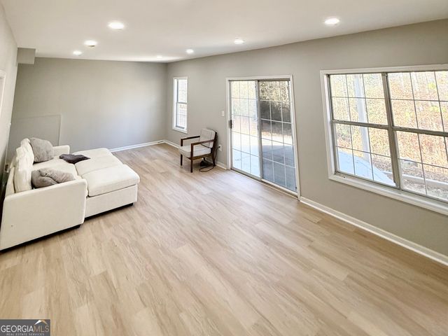 5652 Wandering Vine Lane SE, Mableton, GA 30126