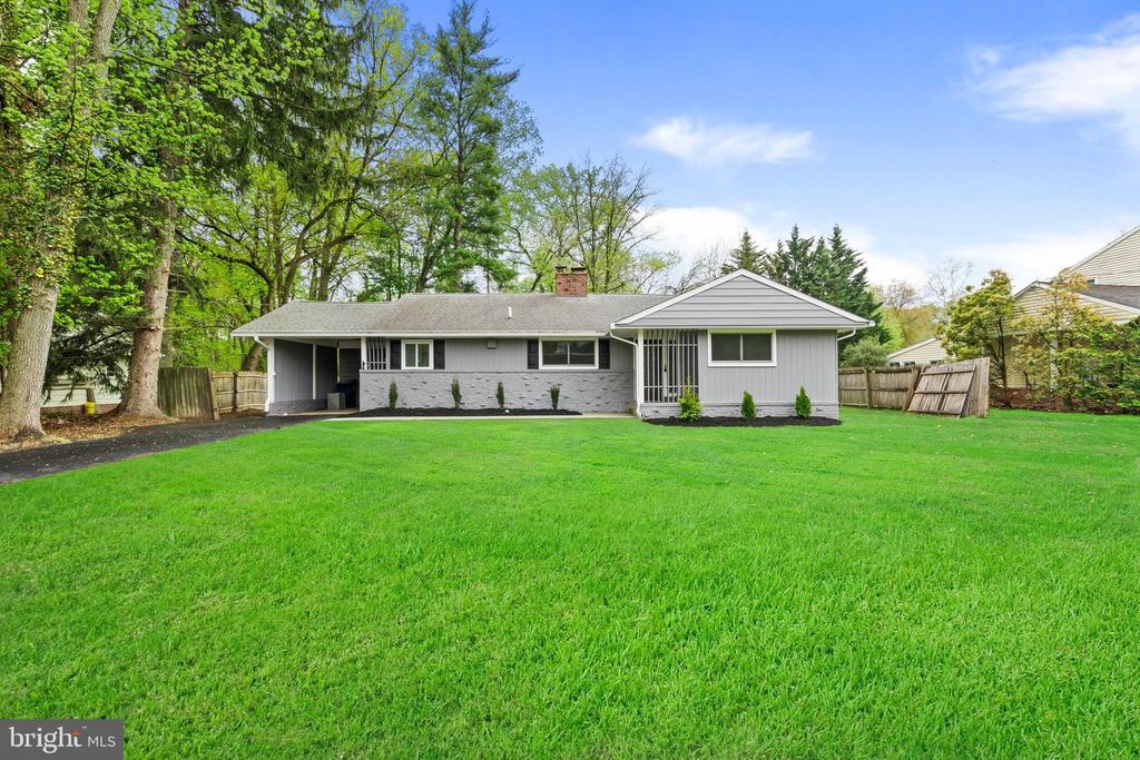 308 KENWOOD DR, Moorestown, NJ 08057