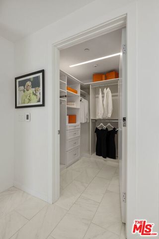 9000 W 3rd Street 304, Los Angeles, CA 90048