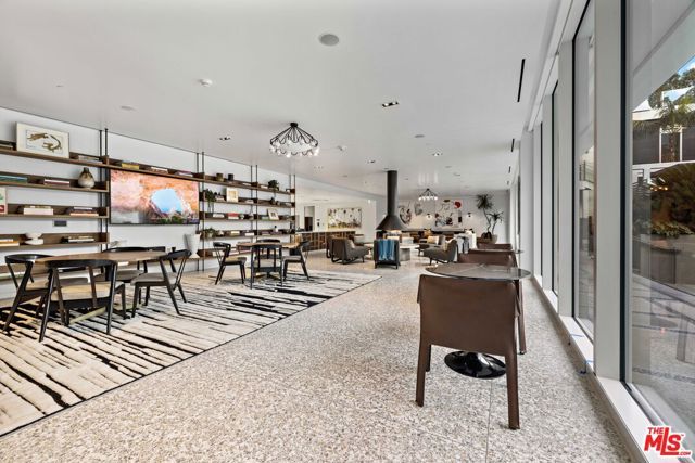 9000 W 3rd Street 304, Los Angeles, CA 90048