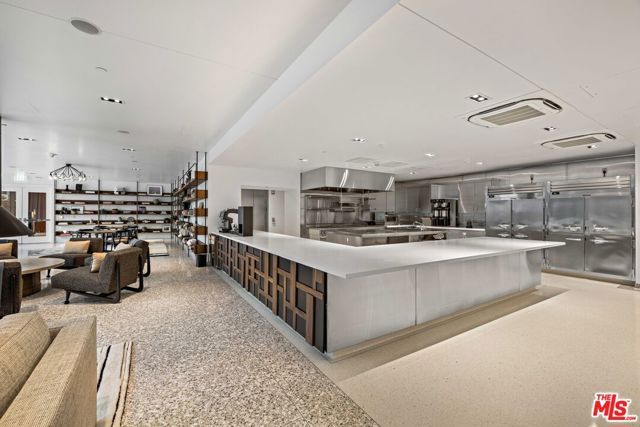 9000 W 3rd Street 304, Los Angeles, CA 90048