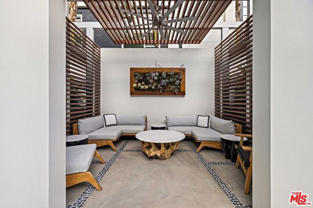 9000 W 3rd Street 304, Los Angeles, CA 90048
