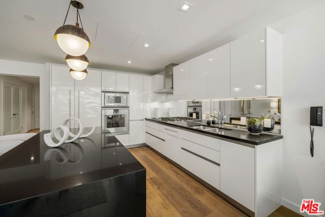 9000 W 3rd Street 304, Los Angeles, CA 90048