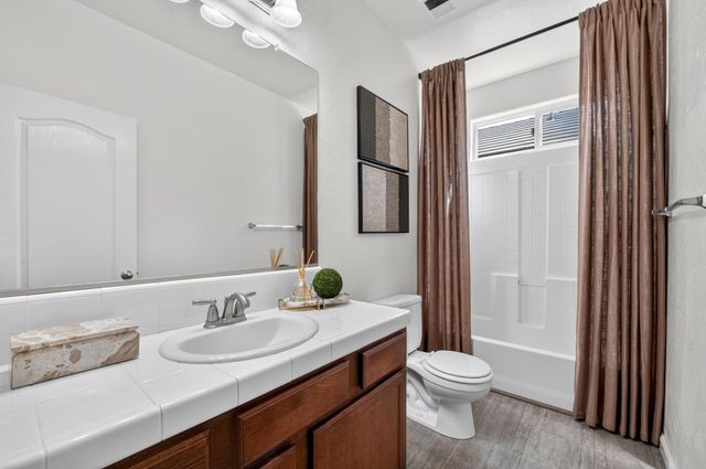 5507 N Gates Avenue, Fresno, CA 93722