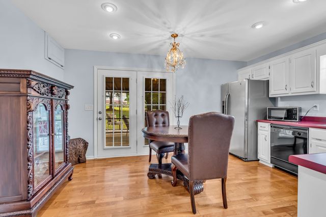 206 Homeward Ave, Winchester, TN 37398