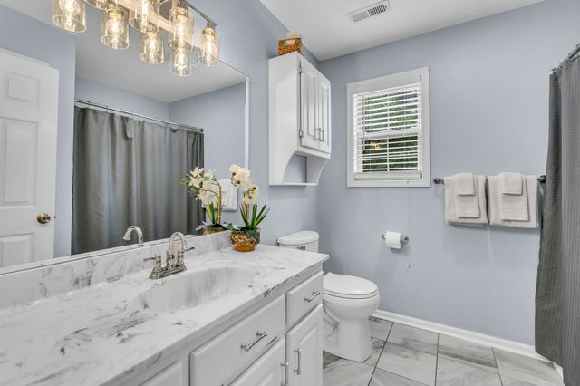 206 Homeward Ave, Winchester, TN 37398